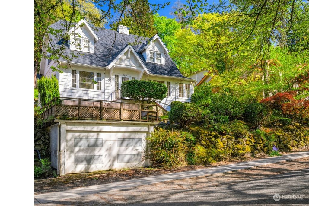 Photo of 2548 Lake Park Drive S, Seattle, WA 98144 (MLS # 2226169)