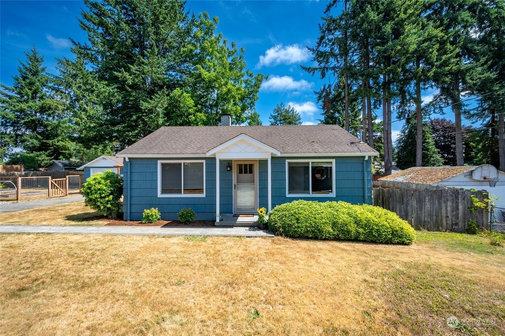 Photo of 22323 44th Avenue W, Mountlake Terrace, WA 98043 (MLS # 2149046)