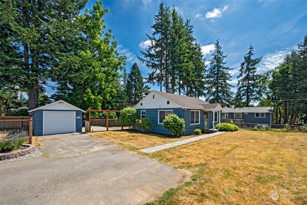Photo of 22323 44th Avenue W, Mountlake Terrace, WA 98043 (MLS # 2149046)