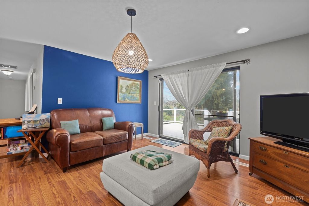 Photo of 25915 18th Avenue S, Des Moines, WA 98198 (MLS # 2348871)