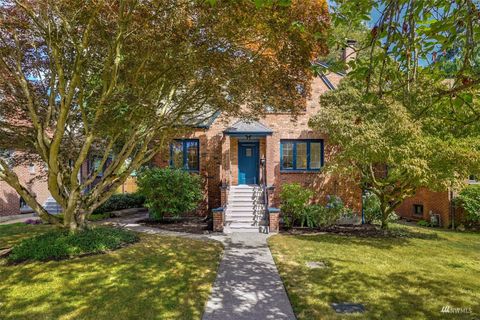 Photo of 7734 Bagley Avenue N, Seattle, WA 98103 (MLS # 1984066) Photo of 7734 Bagley Avenue N, Seattle, WA 98103 (MLS # 1984066)