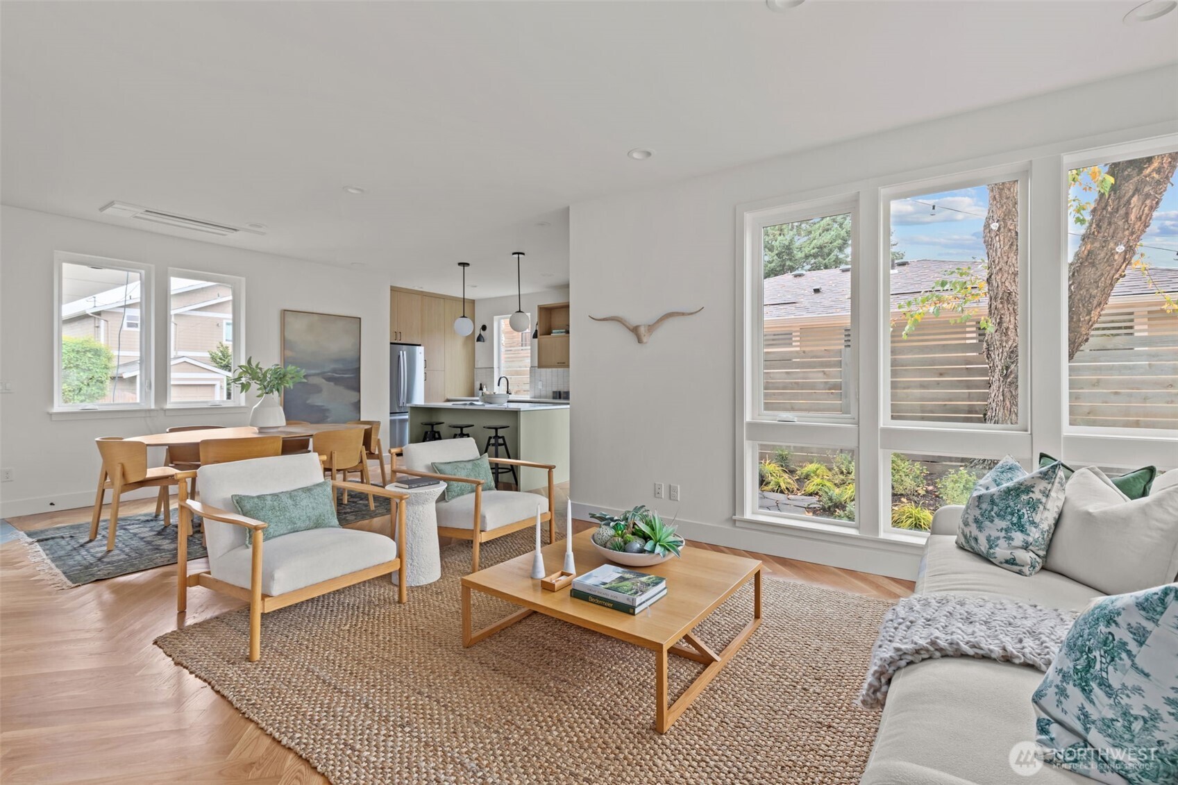 4201 SW Thistle Street