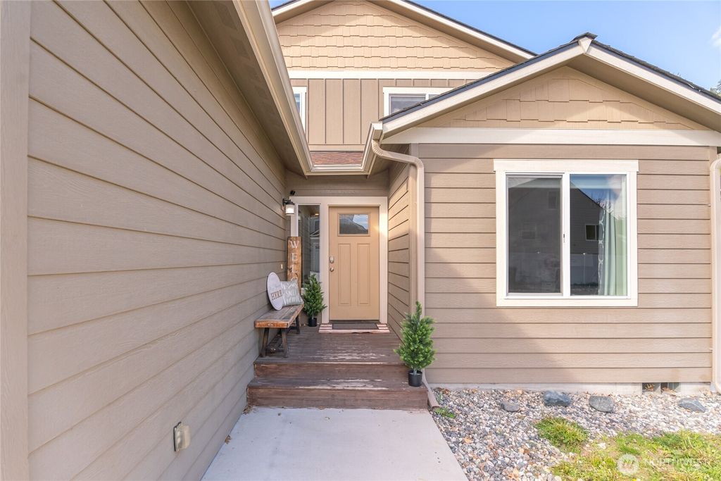 Photo of 410 Riverside Meadow Mdw, Cashmere, WA 98815 (MLS # 2504751)