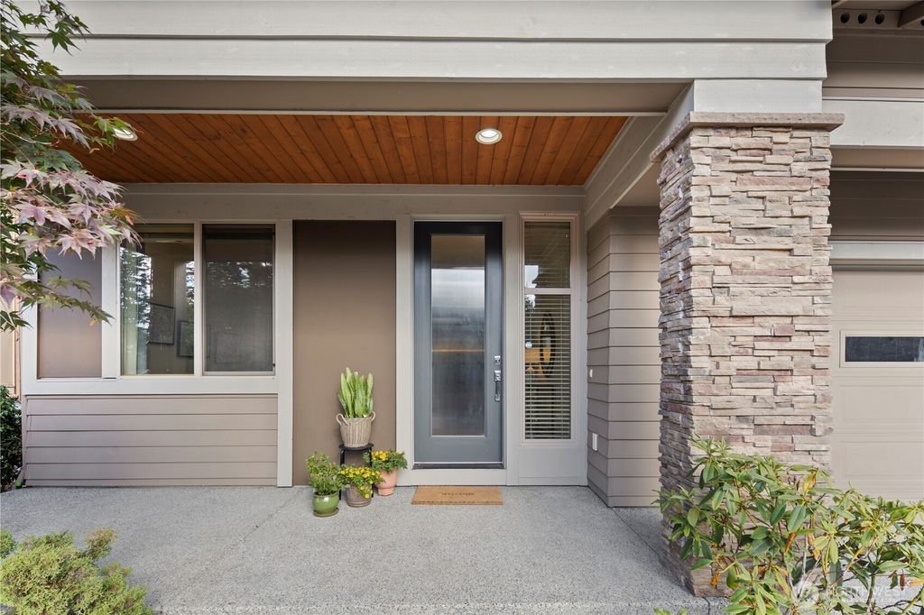 Photo of 4832 243rd Circle SE, Sammamish, WA 98029 (MLS # 2418175)