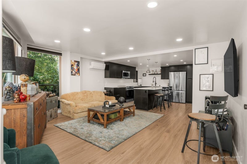 507 W Mercer St 401