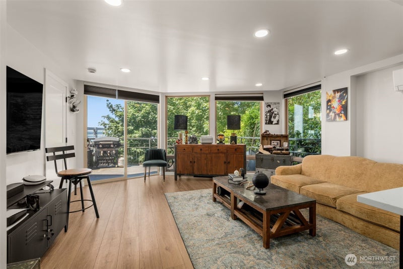 507 W Mercer St 401