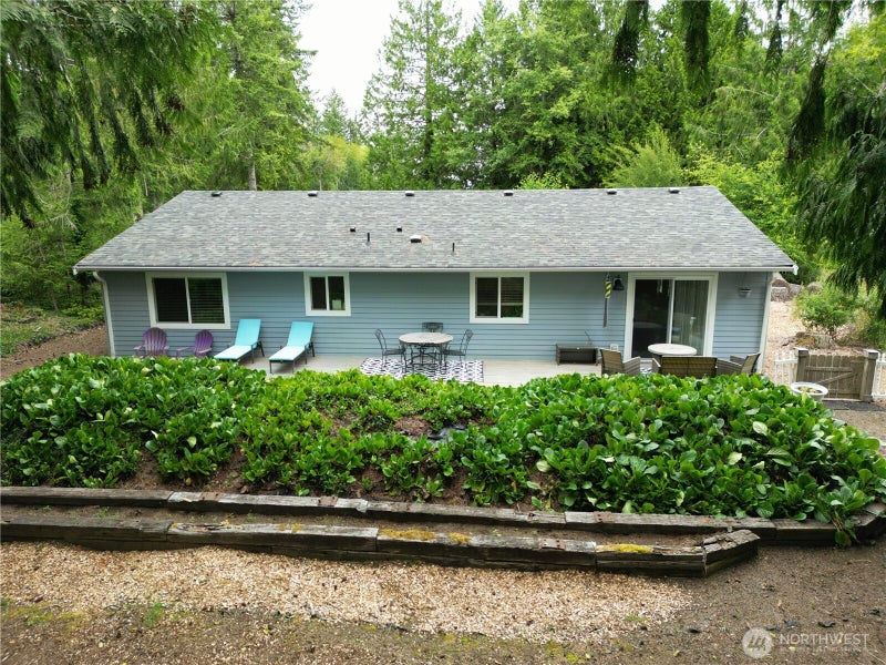 140 SE Foxglove Avenue