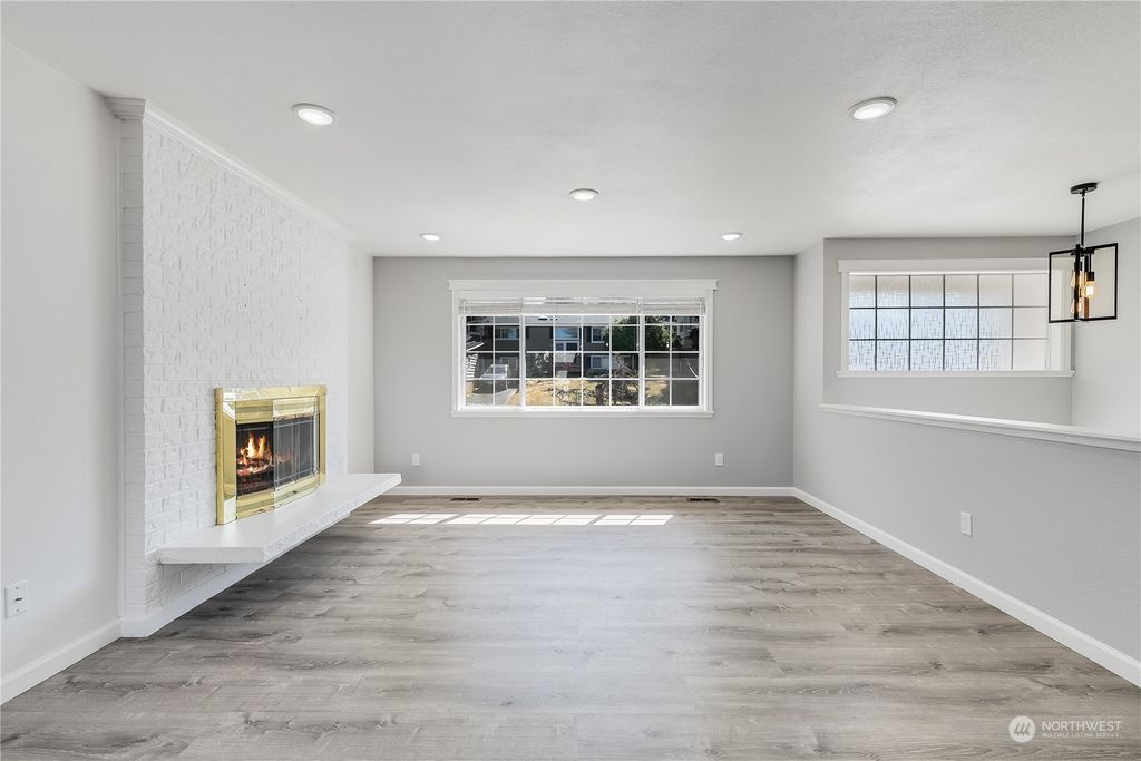 Photo of 31033 10th Avenue SW, Federal Way, WA 98023 (MLS # 2265713)
