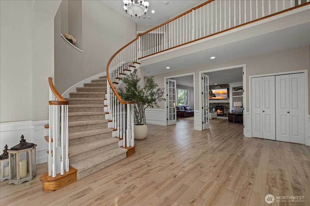 Photo of 2046 277th Avenue SE, Sammamish, WA 98075 (MLS # 2497306)