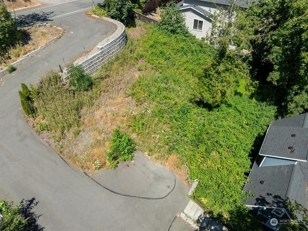 Photo of 3234 113th Avenue SE, Bellevue, WA 98004 (MLS # 2307833)