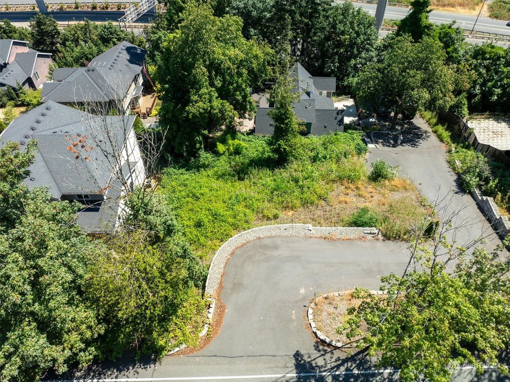 Photo of 3234 113th Avenue SE, Bellevue, WA 98004 (MLS # 2307833)