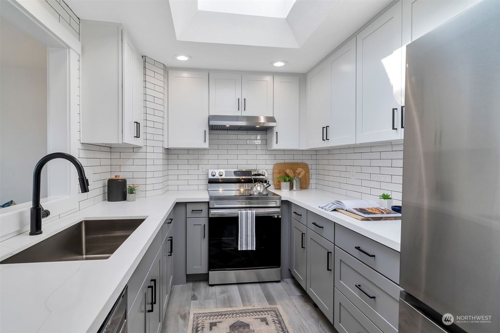 Photo of 17411 NE 45th Street #168, Redmond, WA 98052 (MLS # 2151720)