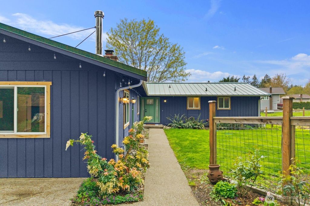 Photo of 36631 SE Fall City Snoqualmie Road, Fall City, WA 98024 (MLS # 2512110)