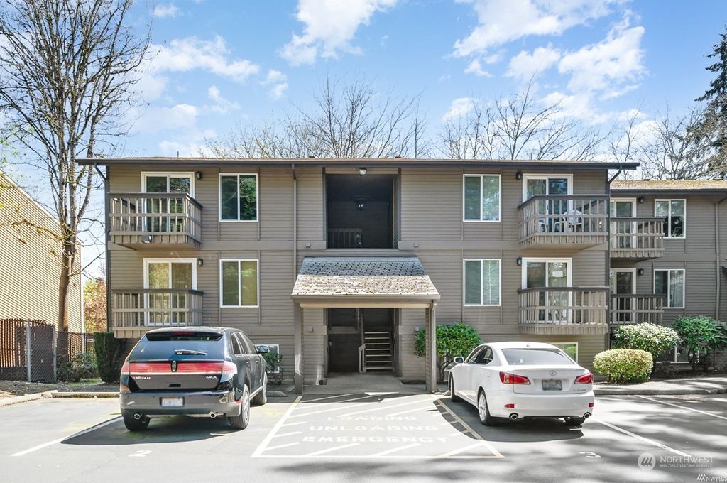 Photo of 14630 NE 35th Street #301, Bellevue, WA 98007 (MLS # 2062241)