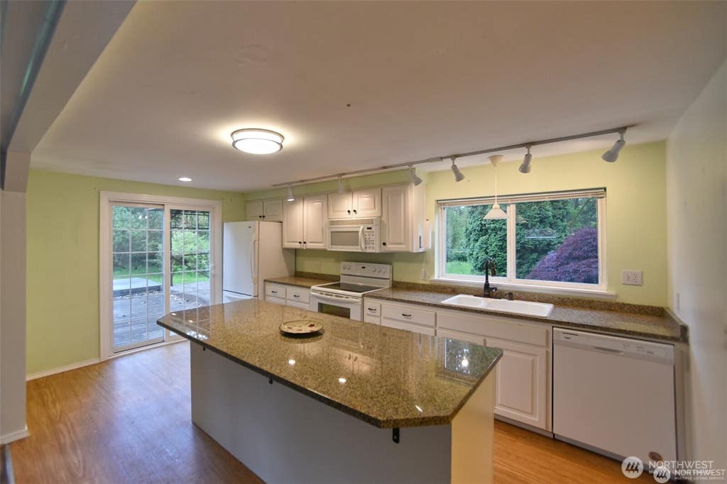 Photo of 21005 55th Avenue SE, Woodinville, WA 98072 (MLS # 2562584)
