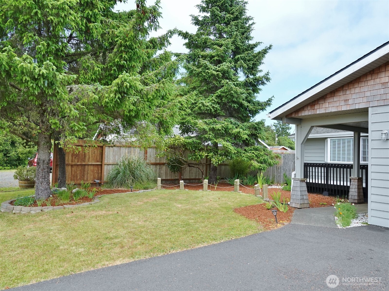137 S Razor Clam Drive SW