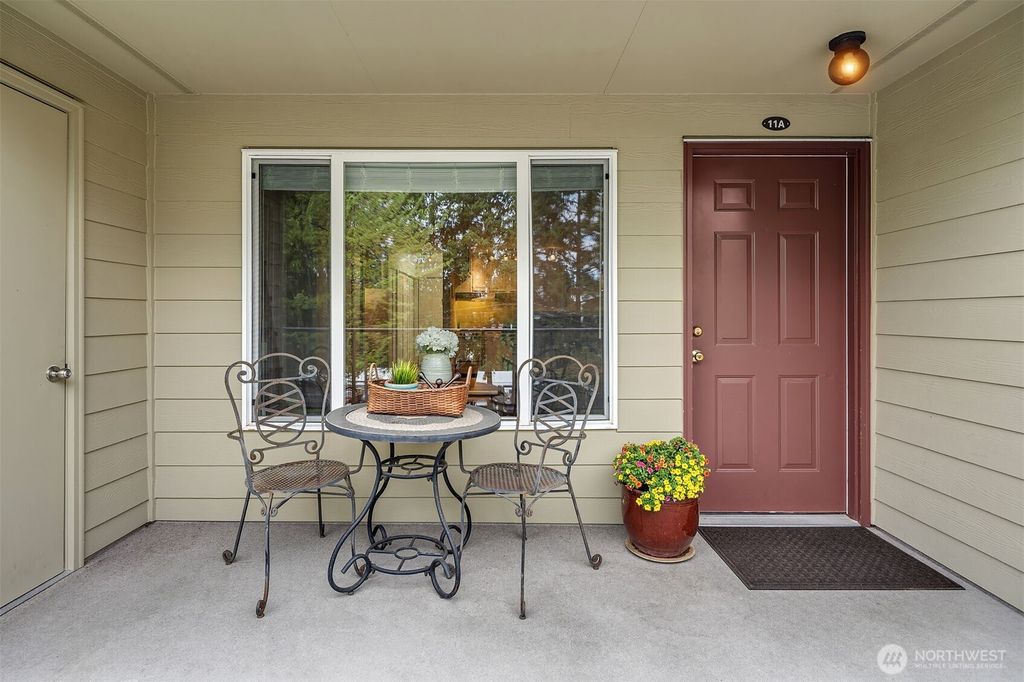 Photo of 2933 76th Avenue SE #11A, Mercer Island, WA 98040 (MLS # 2423035)