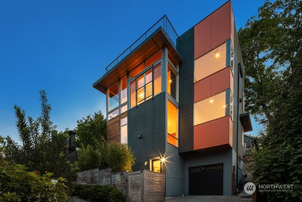 Photo of 1712 26th Avenue, Seattle, WA 98122 (MLS # 2237124)