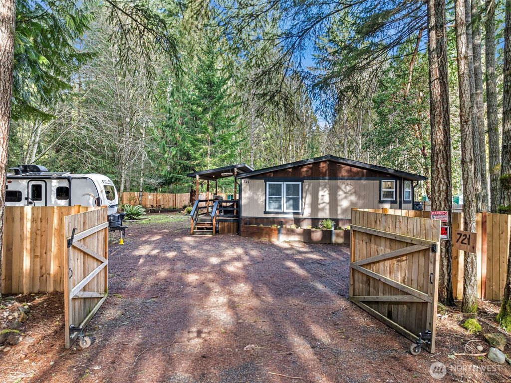 Photo of 721 E McMickin Road, Shelton, WA 98584 (MLS # 2472840)