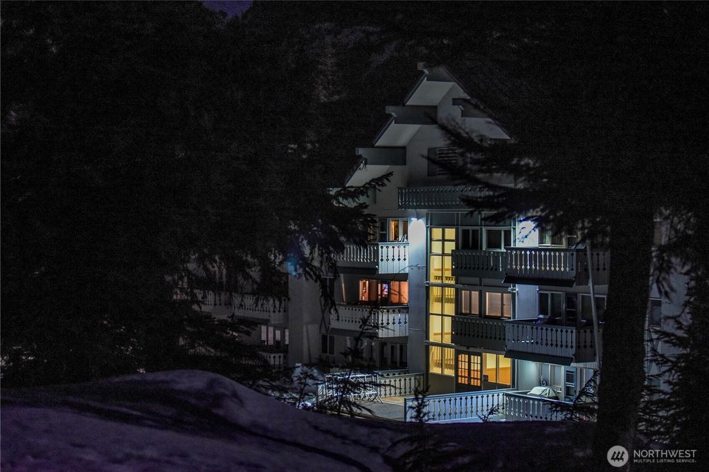 Photo of 220 Tanner Way #206, Snoqualmie Pass, WA 98068 (MLS # 2460526)