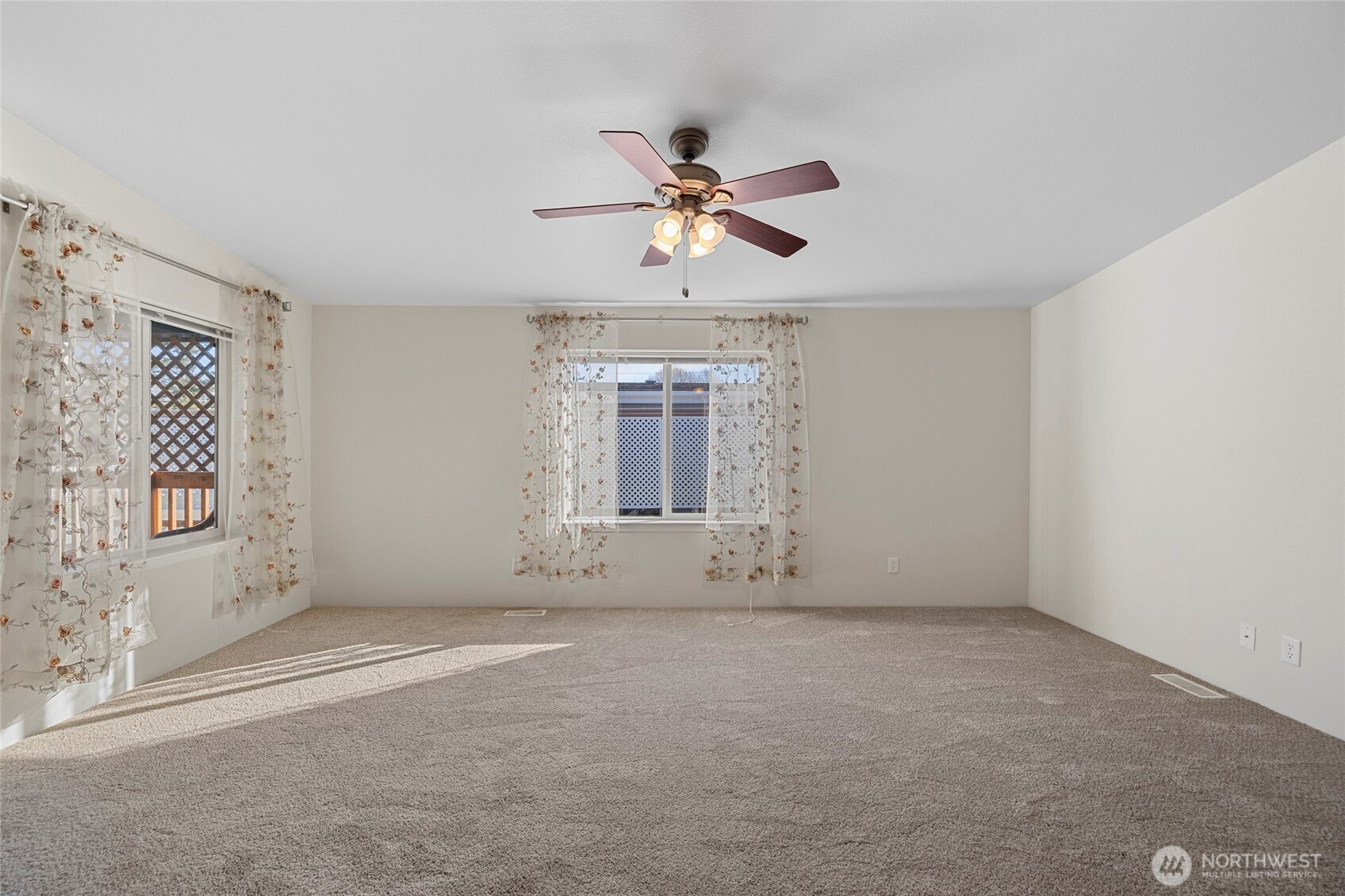 225 NE Ernst Street 73