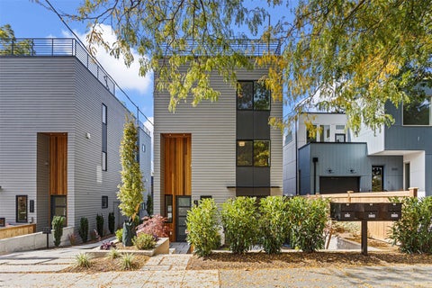 Photo of 8039 Wallingford Avenue N, Seattle, WA 98103 (MLS # 2596754)