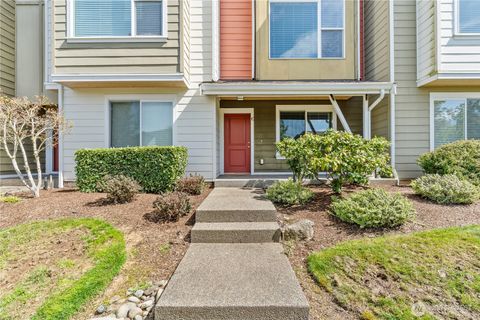 Photo of 17410 118th Avenue Ct E #C, Puyallup, WA 98374 (MLS # 2511840)