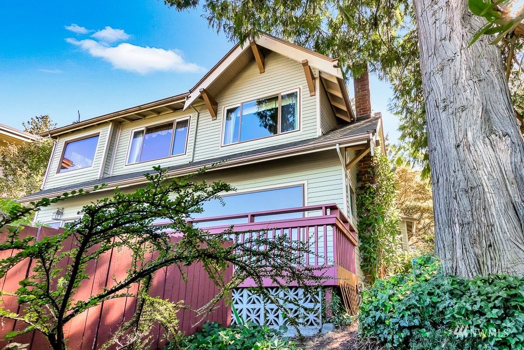 Photo of 7320 44th Avenue SW, Seattle, WA 98136 (MLS # 1992182)