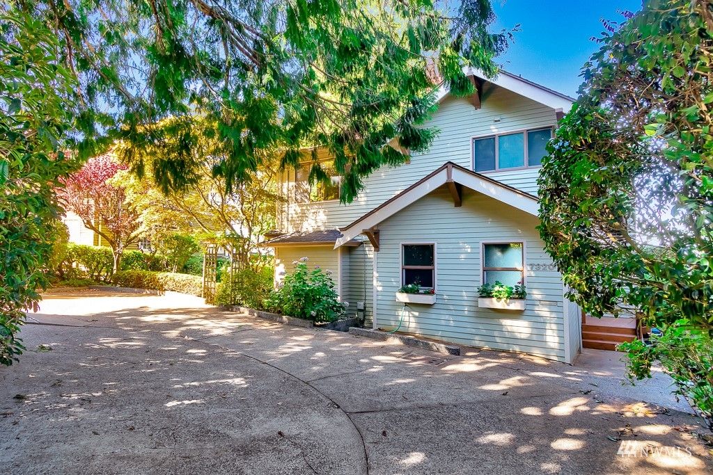 Photo of 7320 44th Avenue SW, Seattle, WA 98136 (MLS # 1992182)