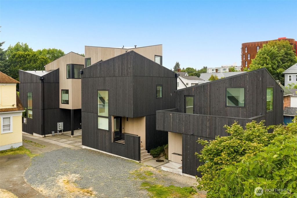 Photo of 926 23rd Avenue, Seattle, WA 98122 (MLS # 2393326)