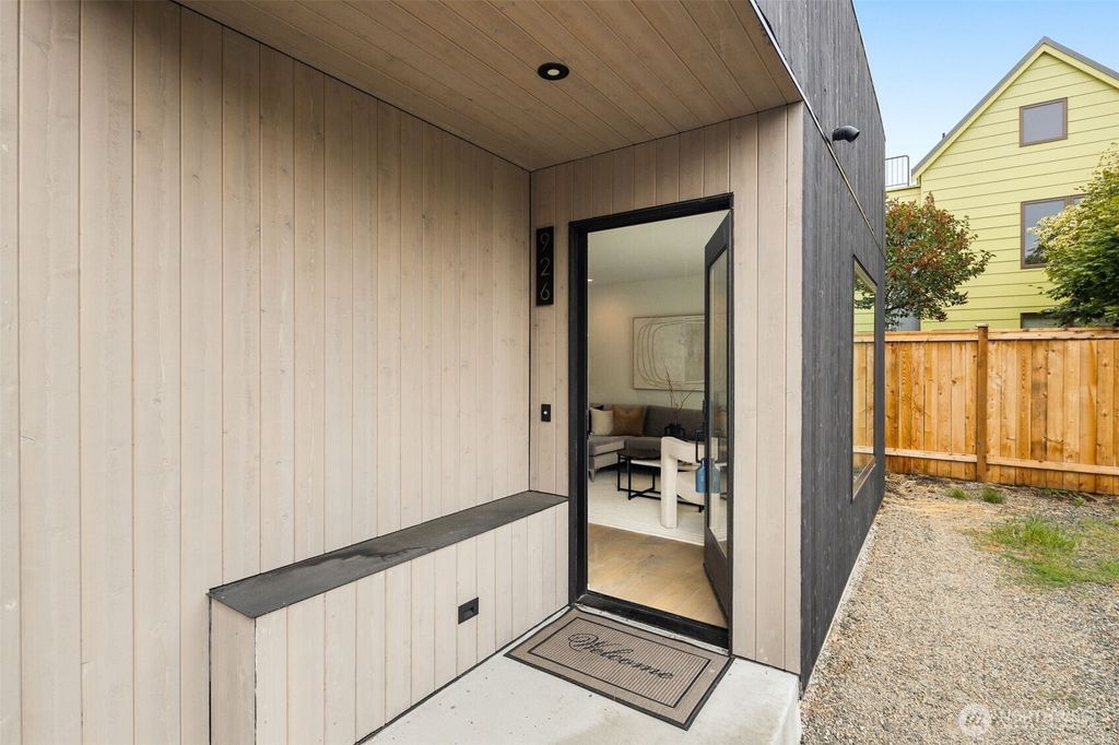 Photo of 926 23rd Avenue, Seattle, WA 98122 (MLS # 2393326)