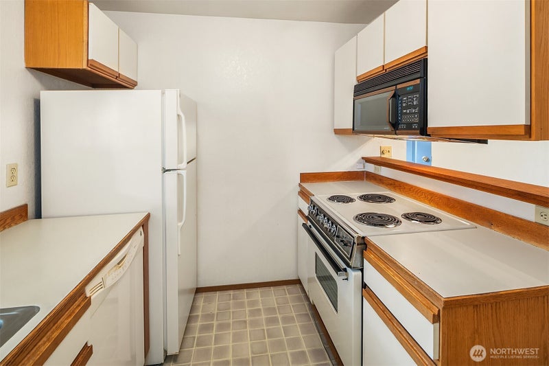10838 E Riverside Drive C102