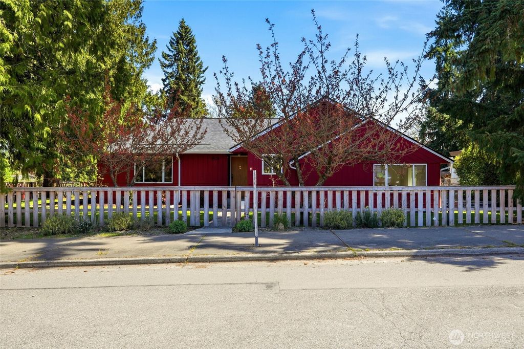 Photo of 9524 20th Ave Ave NE, Seattle, WA 98115 (MLS # 2504001)