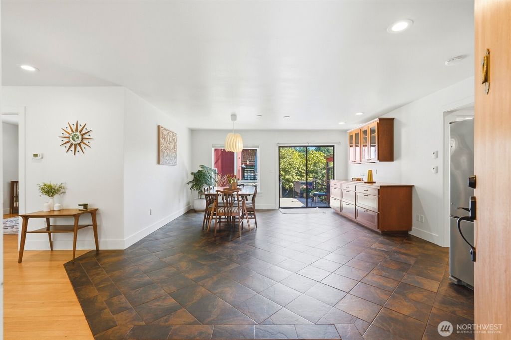 Photo of 9524 20th Ave Ave NE, Seattle, WA 98115 (MLS # 2504001)