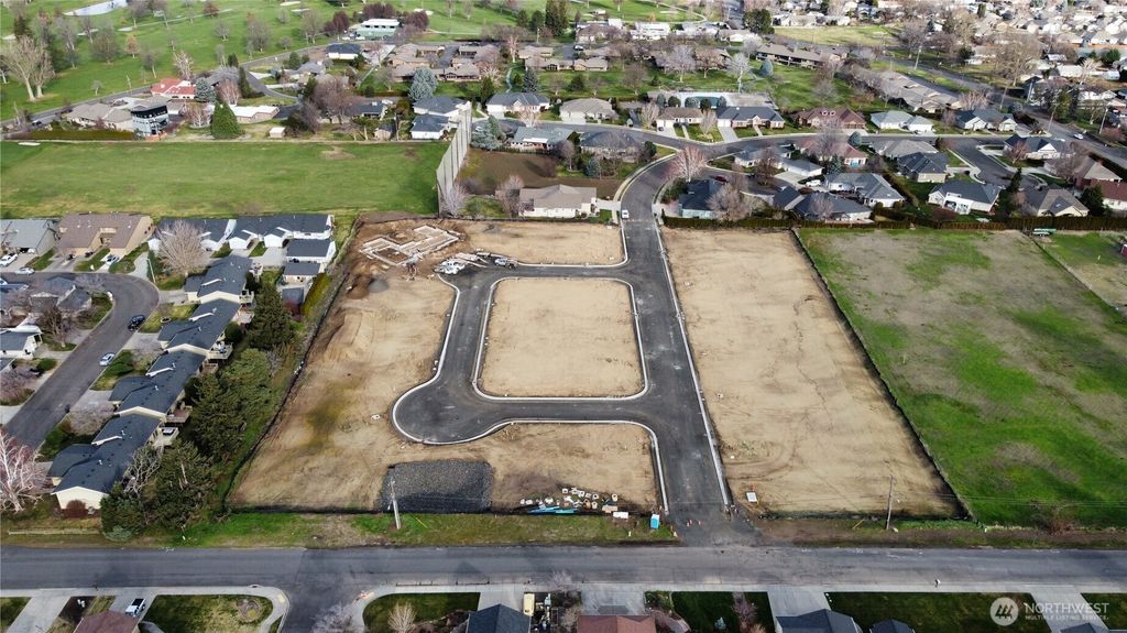 Photo of 1186 Fortune Drive, Walla Walla, WA 99362 (MLS # 2470478)