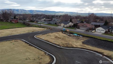 Photo of 1186 Fortune Drive, Walla Walla, WA 99362 (MLS # 2470478)