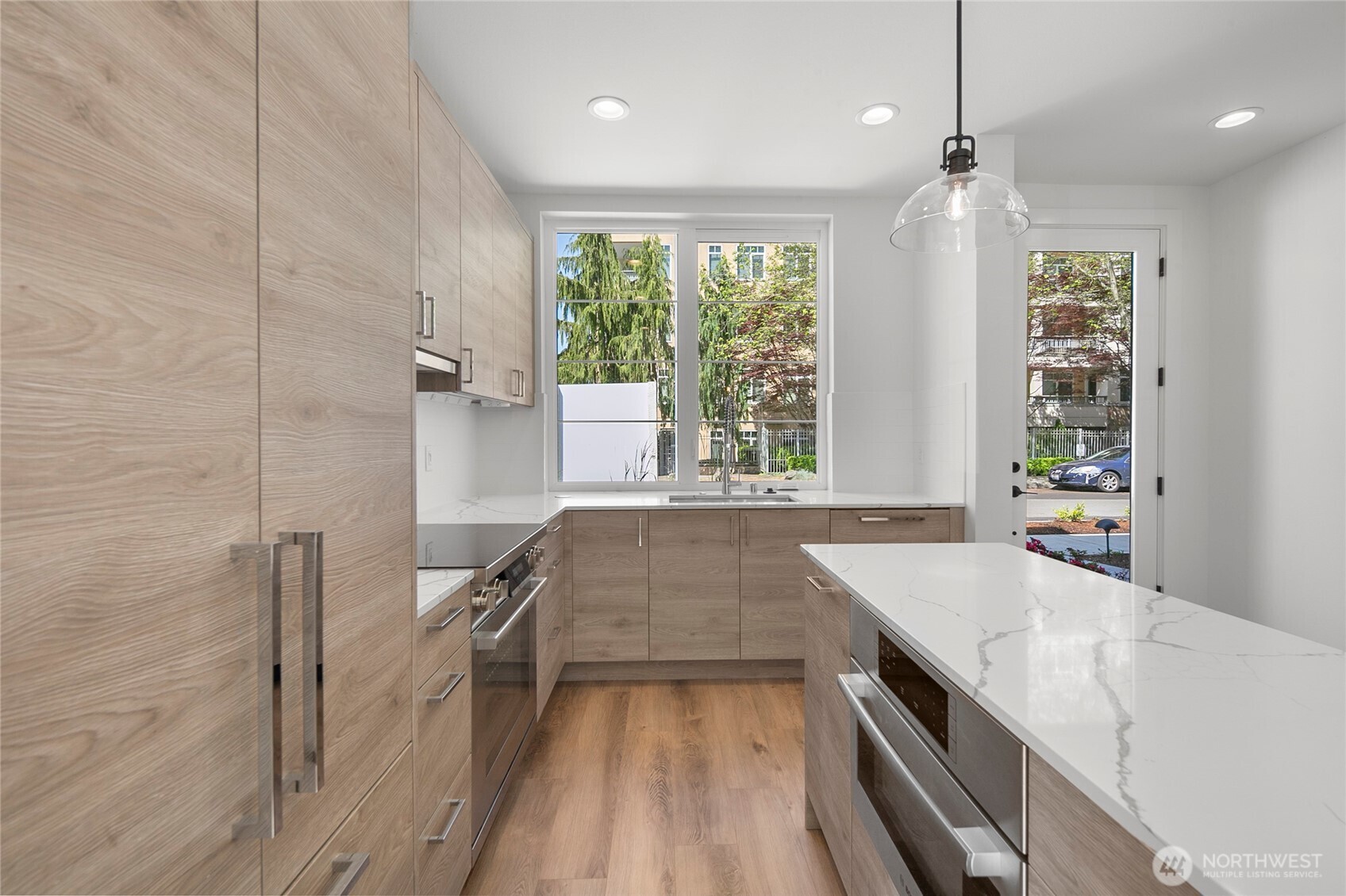 118 2nd Avenue S