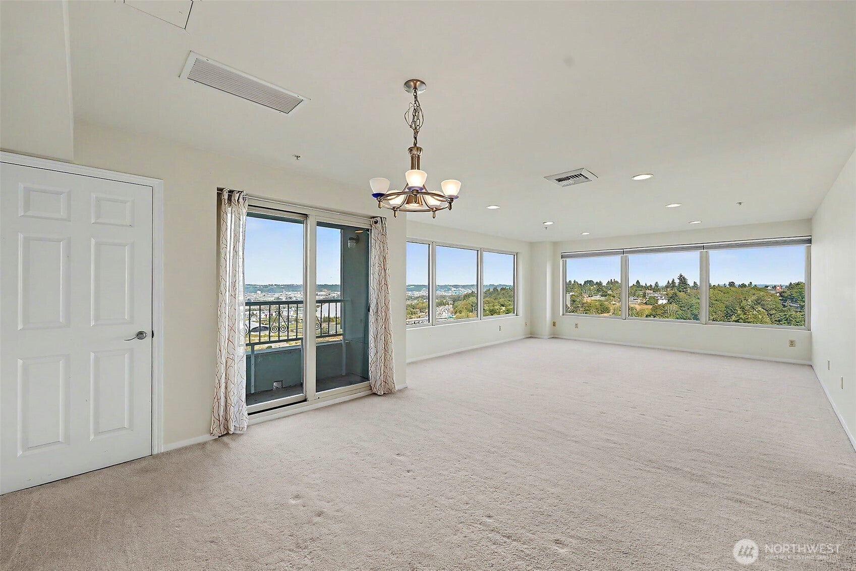 3201 Pacific Avenue 808