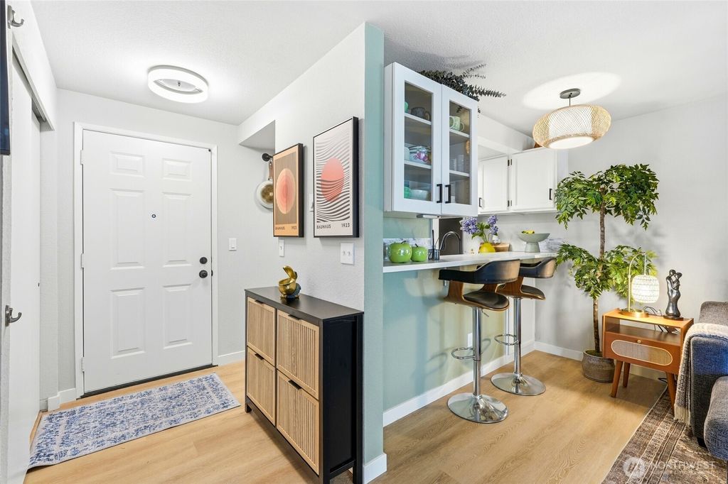 Photo of 15846 NE Leary Way #6-201, Redmond, WA 98052 (MLS # 2488782)