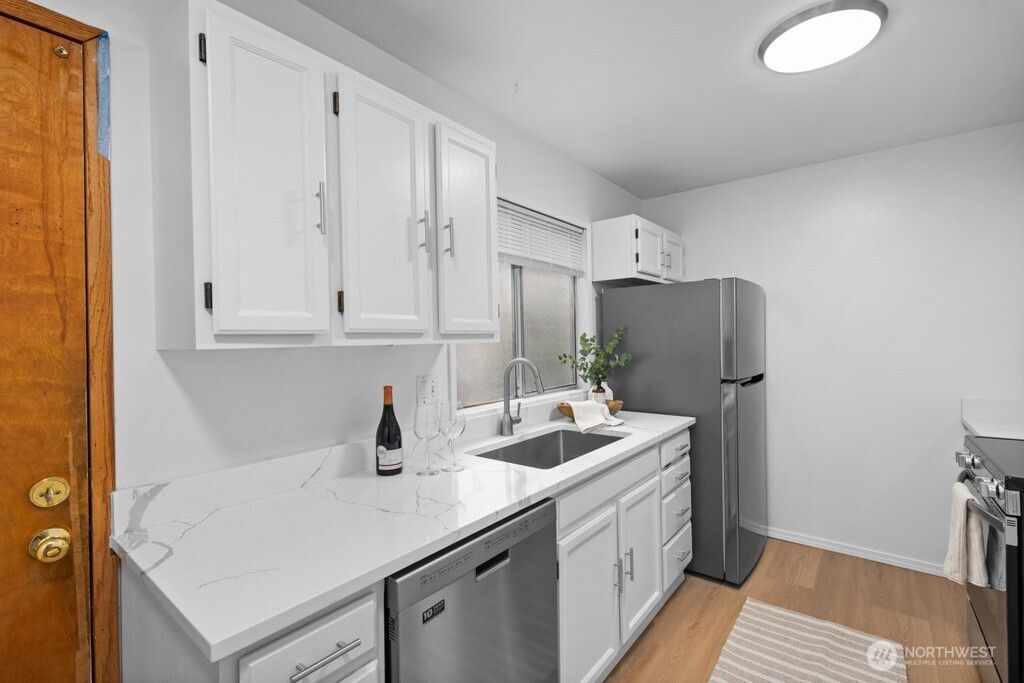 Photo of 4811 180th Street SW Street SW #D101, Lynnwood, WA 98037 (MLS # 2475531)