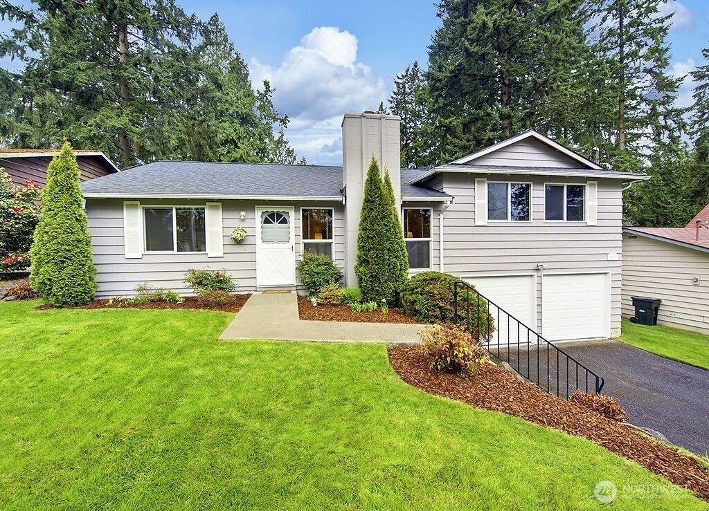 Photo of 7603 135th Place NE, Redmond, WA 98052 (MLS # 2519086)