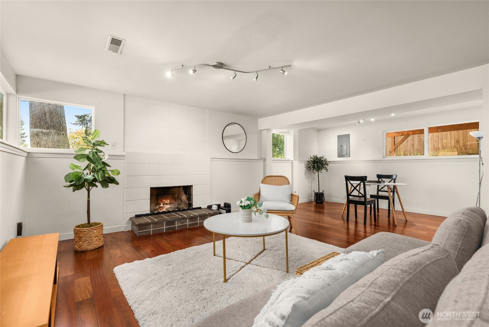 Bellevue, Washington 98008, United States, 6 Bedrooms Bedrooms, ,3 BathroomsBathrooms,Residential,Active,149796