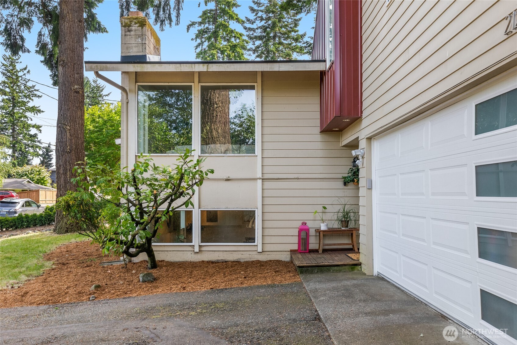 Bellevue, Washington 98008, United States, 6 Bedrooms Bedrooms, ,3 BathroomsBathrooms,Residential,Active,149796