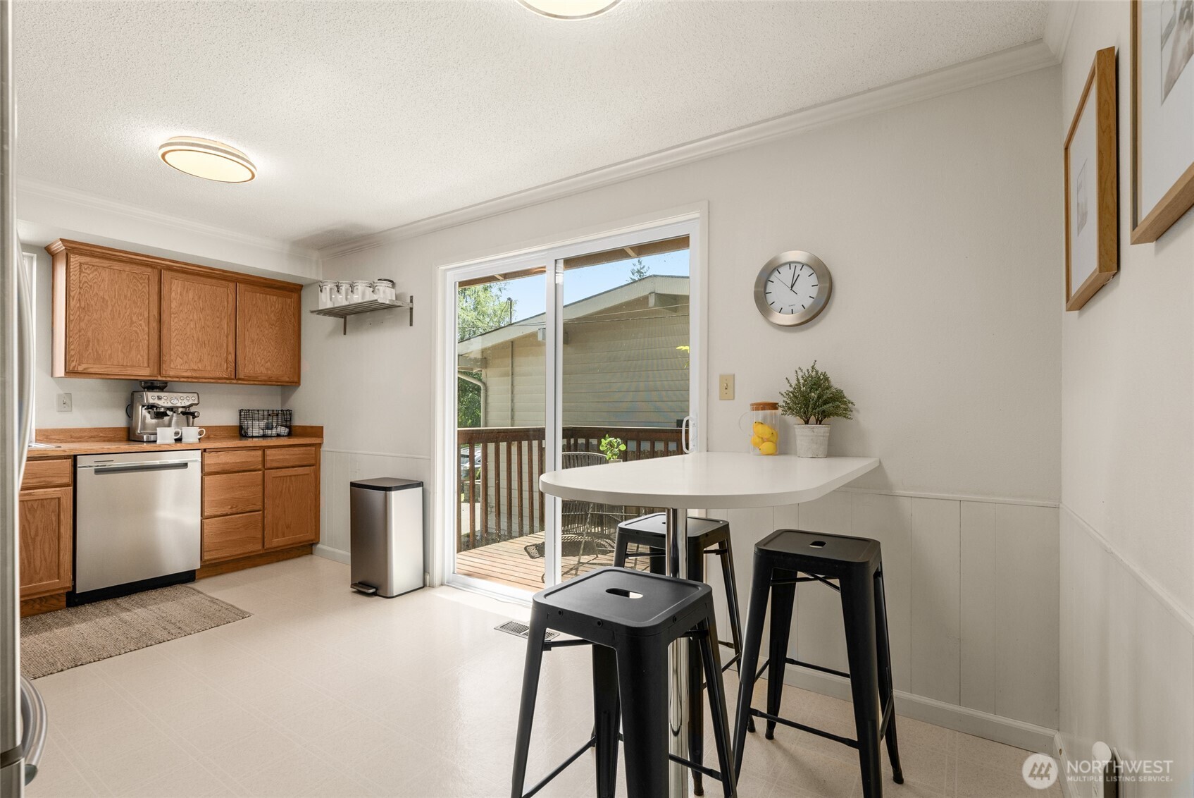 Bellevue, Washington 98008, United States, 6 Bedrooms Bedrooms, ,3 BathroomsBathrooms,Residential,Active,149796