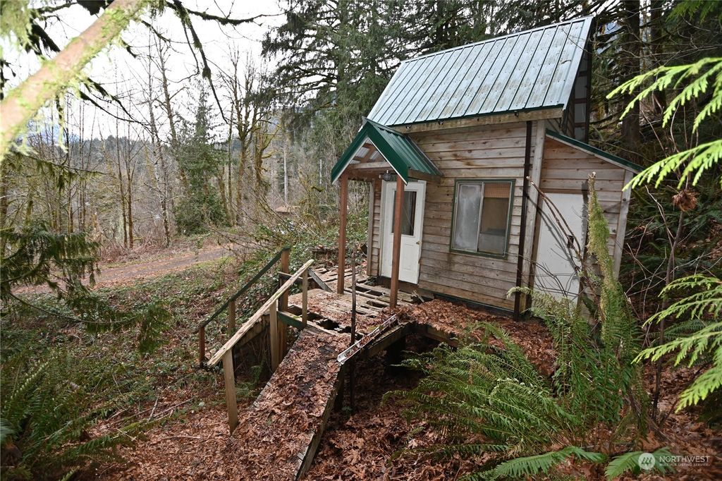 Photo of 21916 Wits End Place, Gold Bar, WA 98251 (MLS # 2328413)