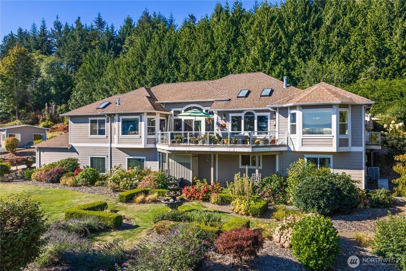 3904 Fidalgo Bay Road