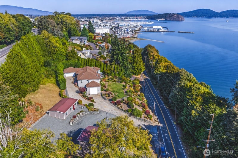 3904 Fidalgo Bay Road