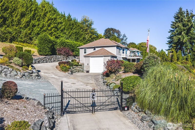 3904 Fidalgo Bay Road