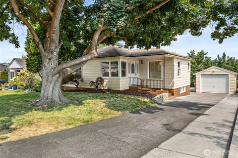 Photo of 615 S 21st Avenue, Yakima, WA 98908 (MLS # 2569540)
