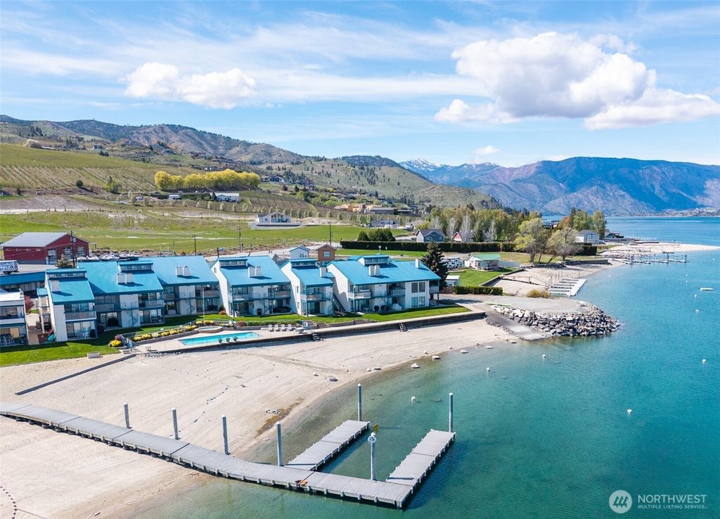 Photo of 60 S Lakeshore Road Rd #2L, Chelan, WA 98816 (MLS # 2507815)